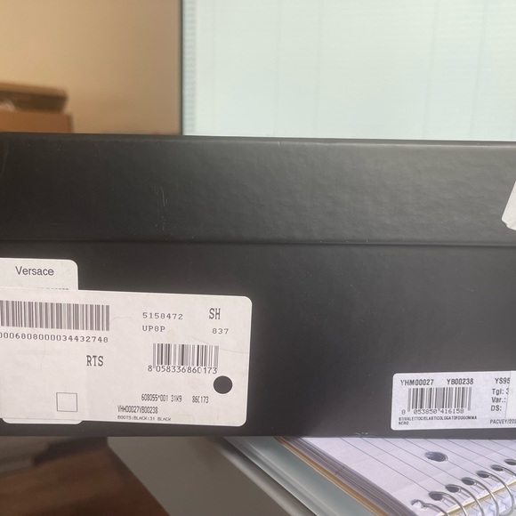 New‼️ Versace Youth boots - Picture 5 of 5